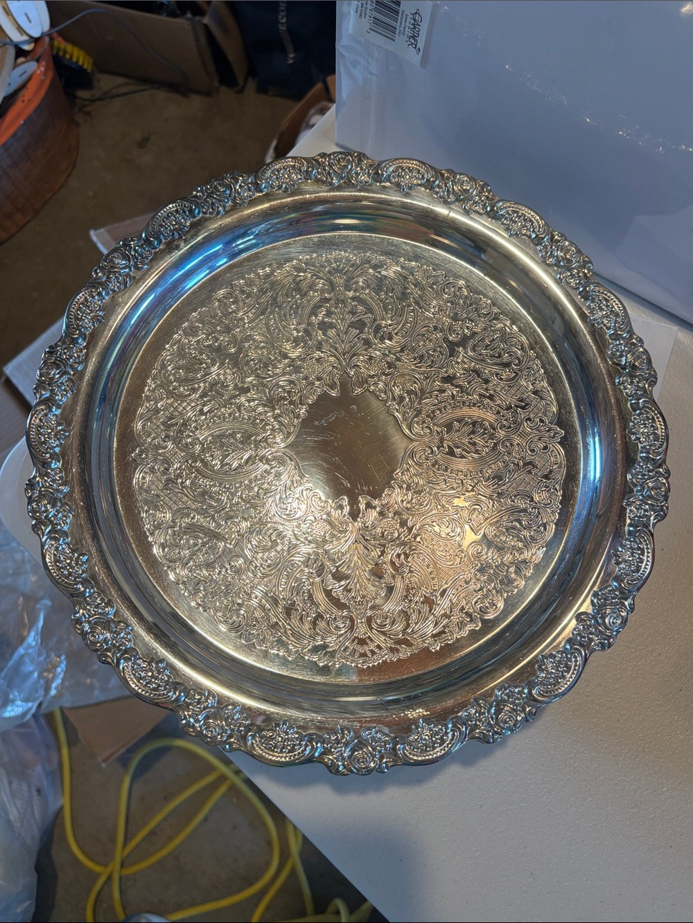 Vintage Oneida Royal Provincial 15” Round Etched Silver-plated Serving Tray